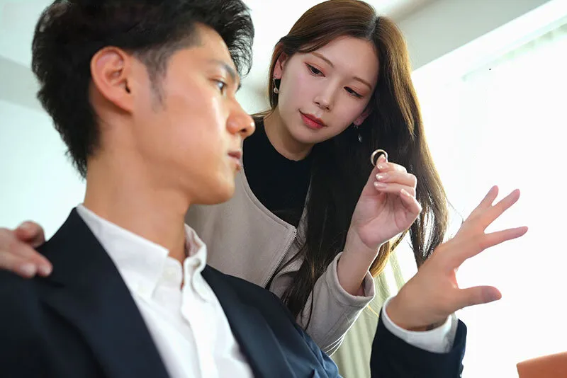Bà xã đi đi giã ngoại, người chồng ở nhà bị nhỏ em người vợ gạ nện không trượt phát nào